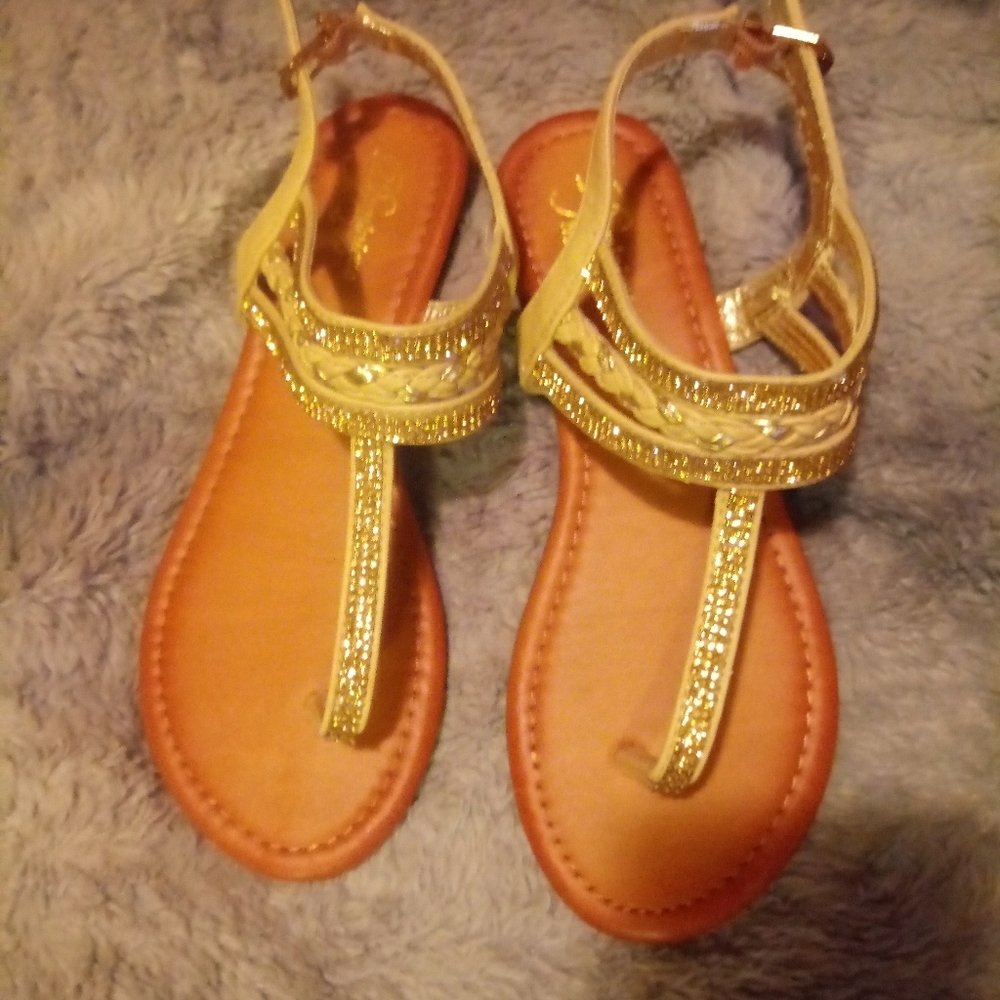 Kids bling Sandel's like new